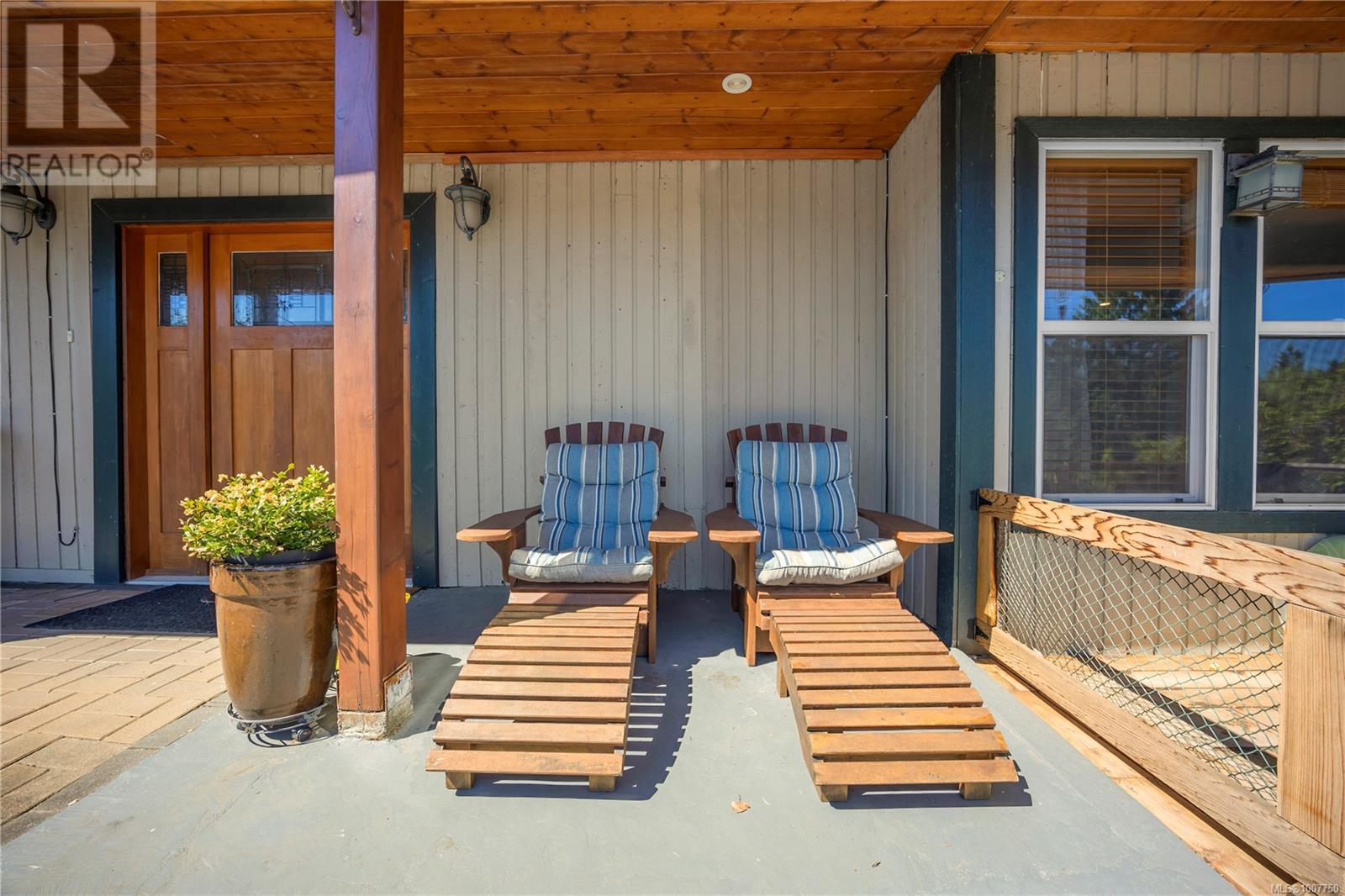 Photo 38 of 1671 Fawcett Rd, Nanaimo BC