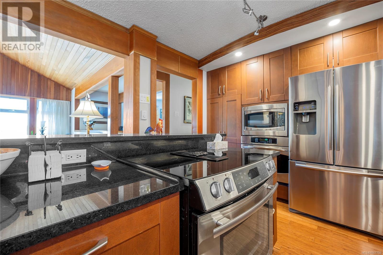 Photo 54 of 1671 Fawcett Rd, Nanaimo BC