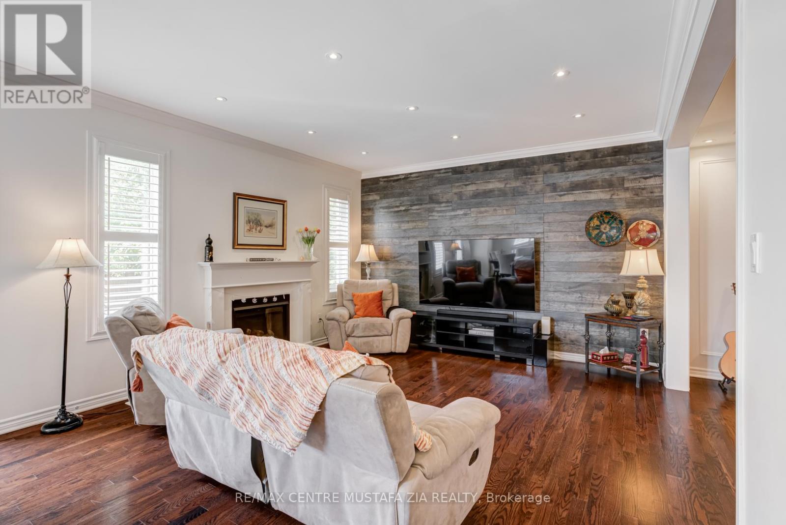 Photo 24 of 359 Emmett Landing, Milton ON