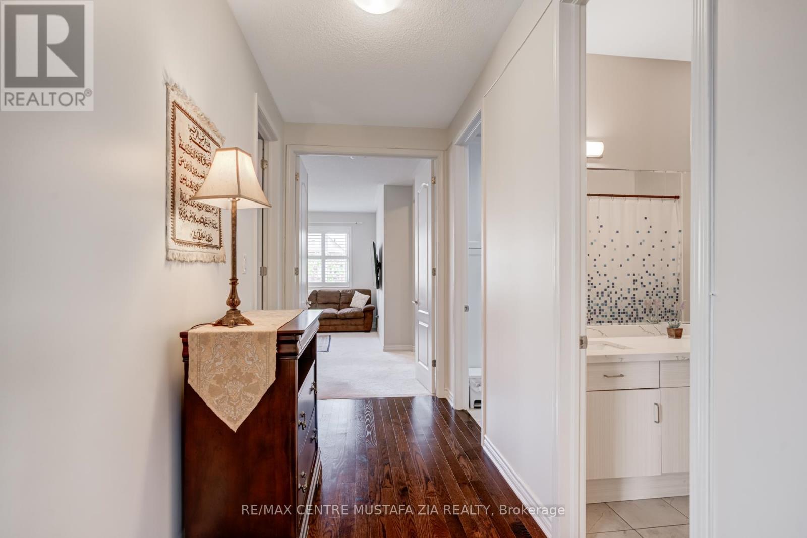 Photo 31 of 359 Emmett Landing, Milton ON