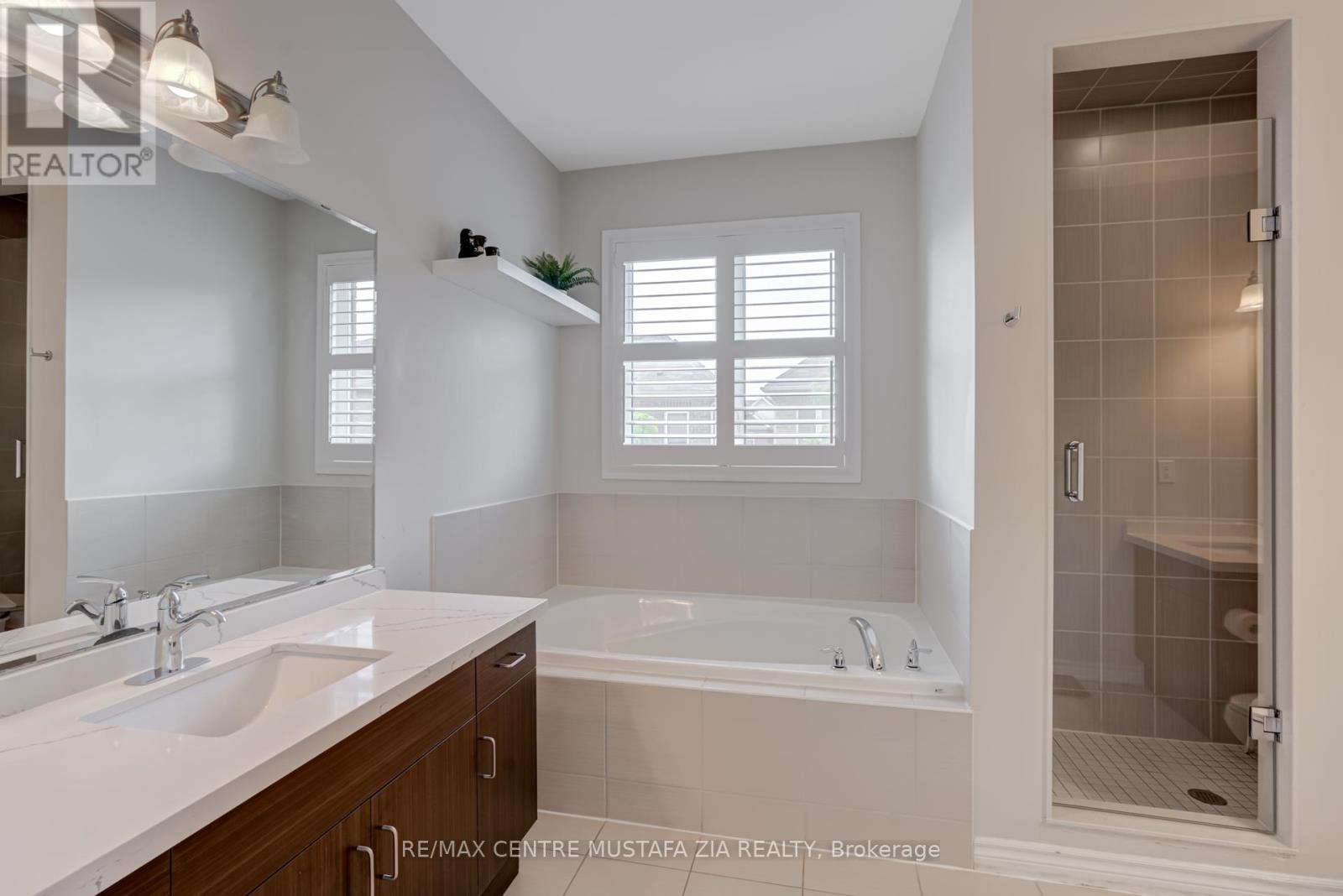Photo 39 of 359 Emmett Landing, Milton ON