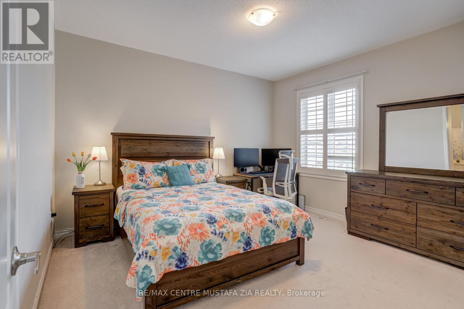 Photo 12 of 359 Emmett Landing, Milton ON