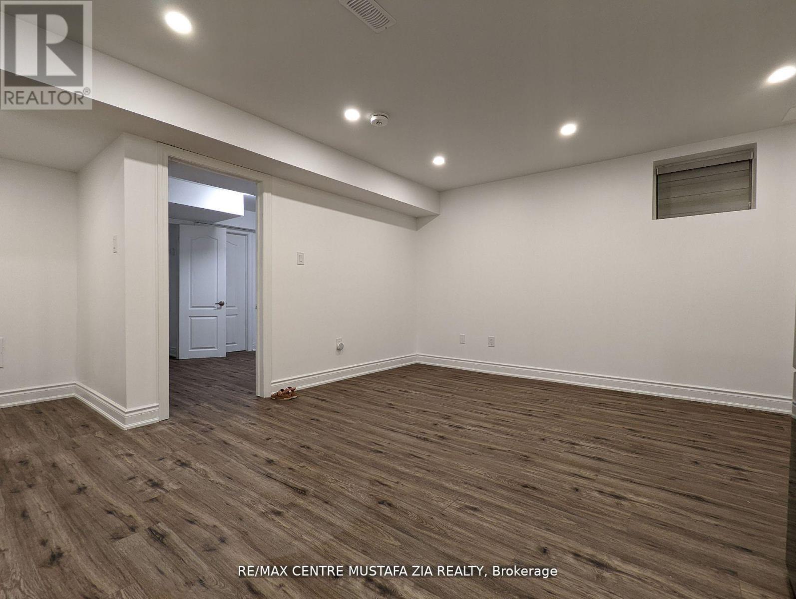 Photo 14 of 359 Emmett Landing, Milton ON