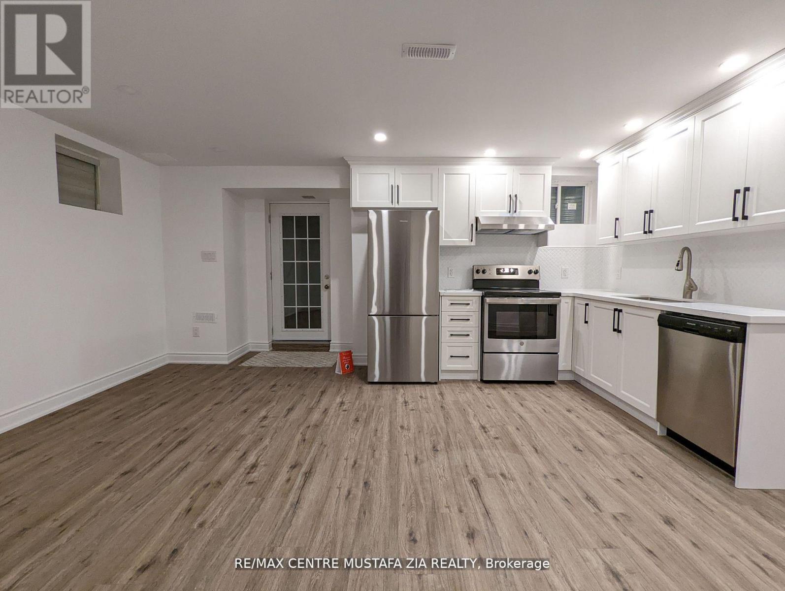 Photo 16 of 359 Emmett Landing, Milton ON