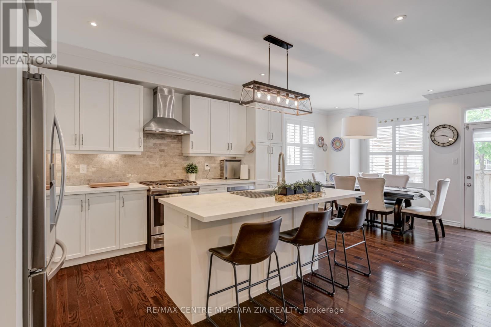 Photo 9 of 359 Emmett Landing, Milton ON