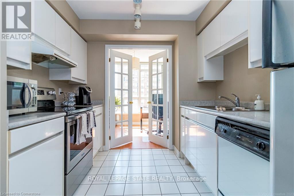 Photo 36 of 909 1276 Maple Crossing Boulevard, Burlington ON