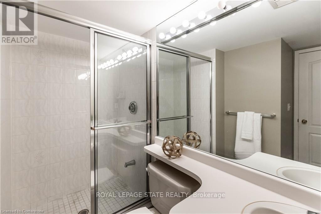Photo 25 of 909 1276 Maple Crossing Boulevard, Burlington ON
