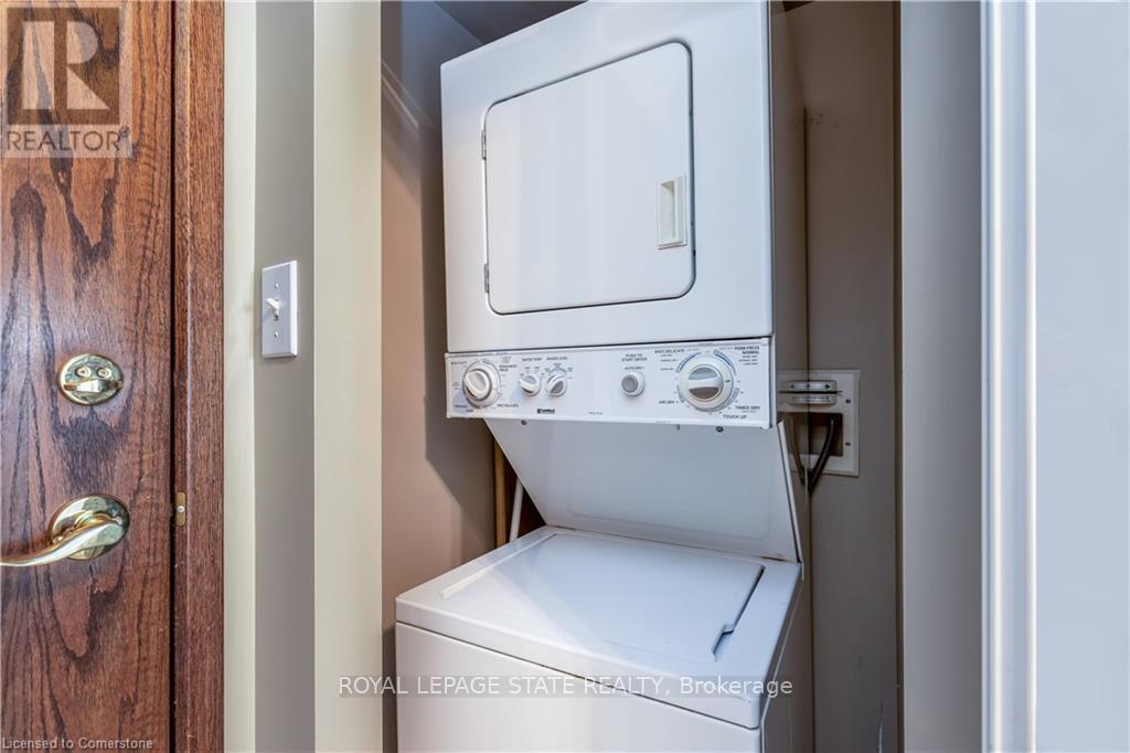 Photo 15 of 909 1276 Maple Crossing Boulevard, Burlington ON