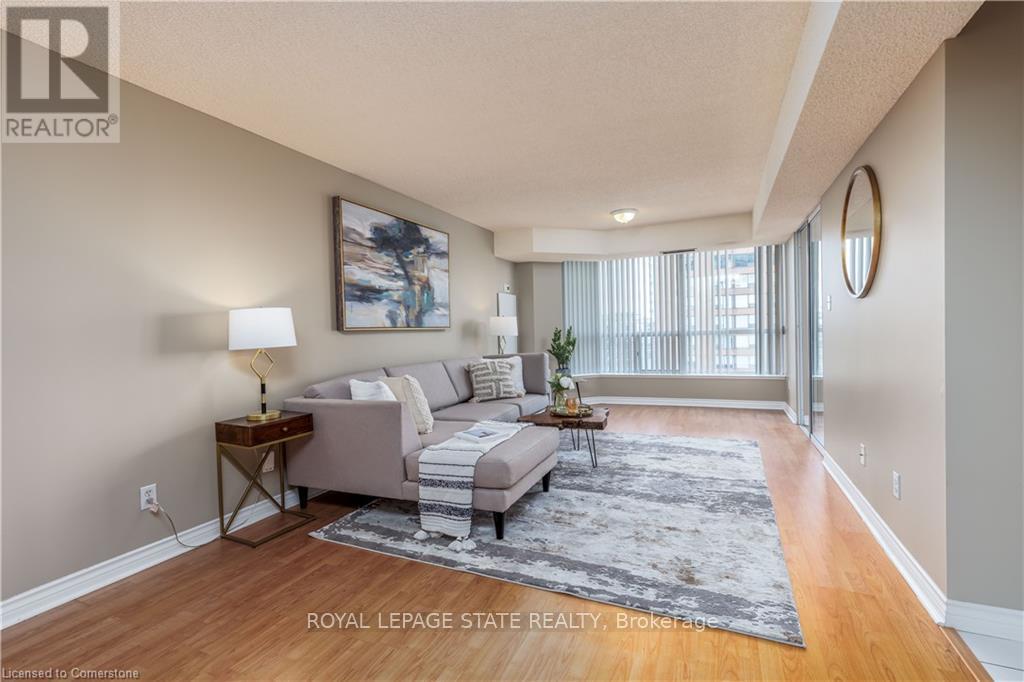 Photo 8 of 909 1276 Maple Crossing Boulevard, Burlington ON