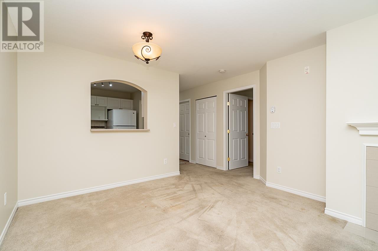 Photo 9 of 137 2980 Princess Crescent, Coquitlam BC