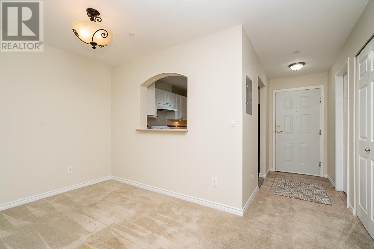 Photo 16 of 137 2980 Princess Crescent, Coquitlam BC