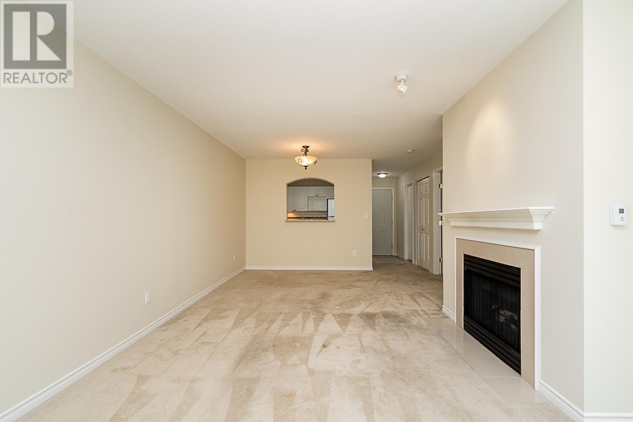 Photo 3 of 137 2980 Princess Crescent, Coquitlam BC