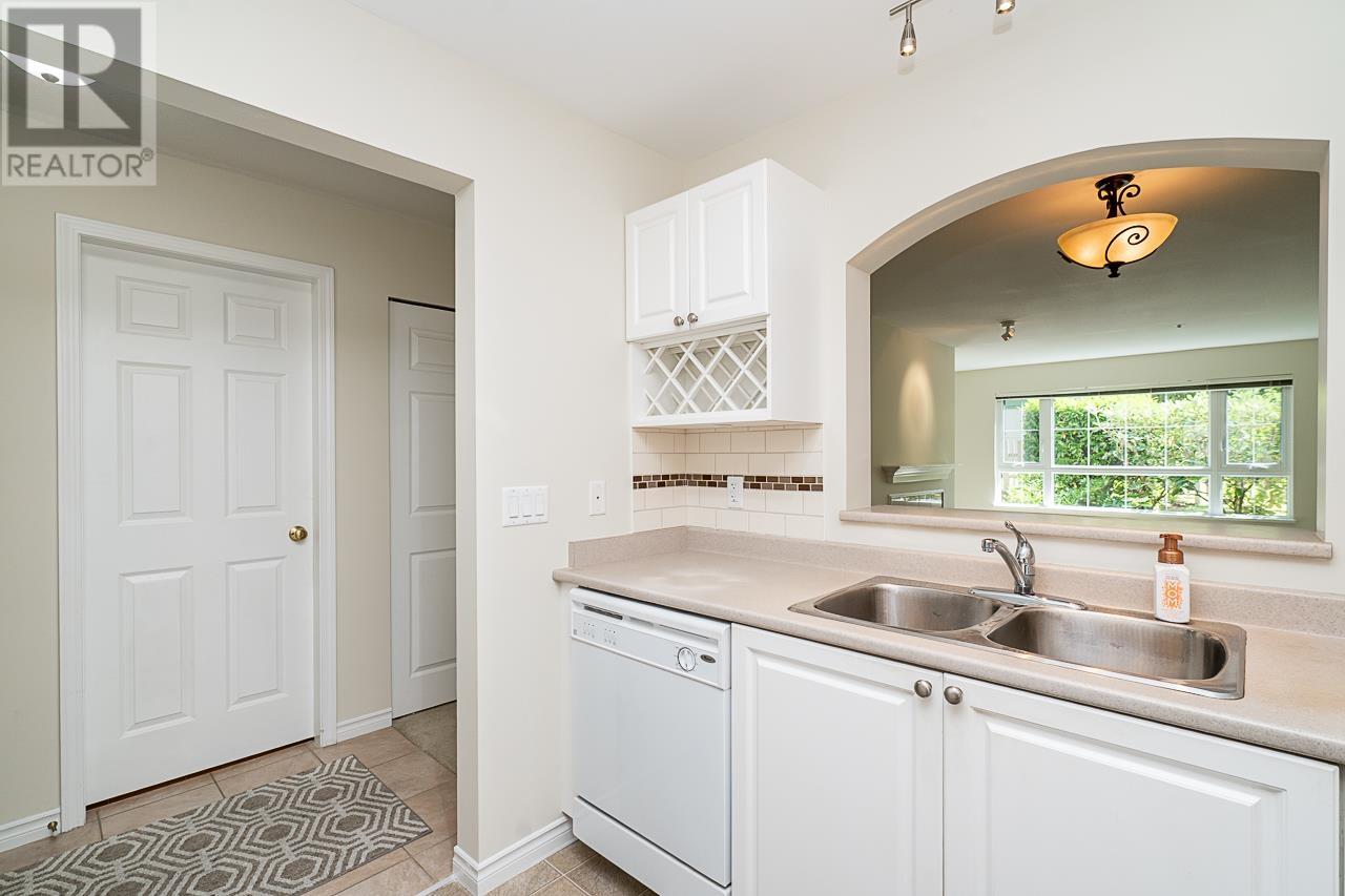 Photo 40 of 137 2980 Princess Crescent, Coquitlam BC