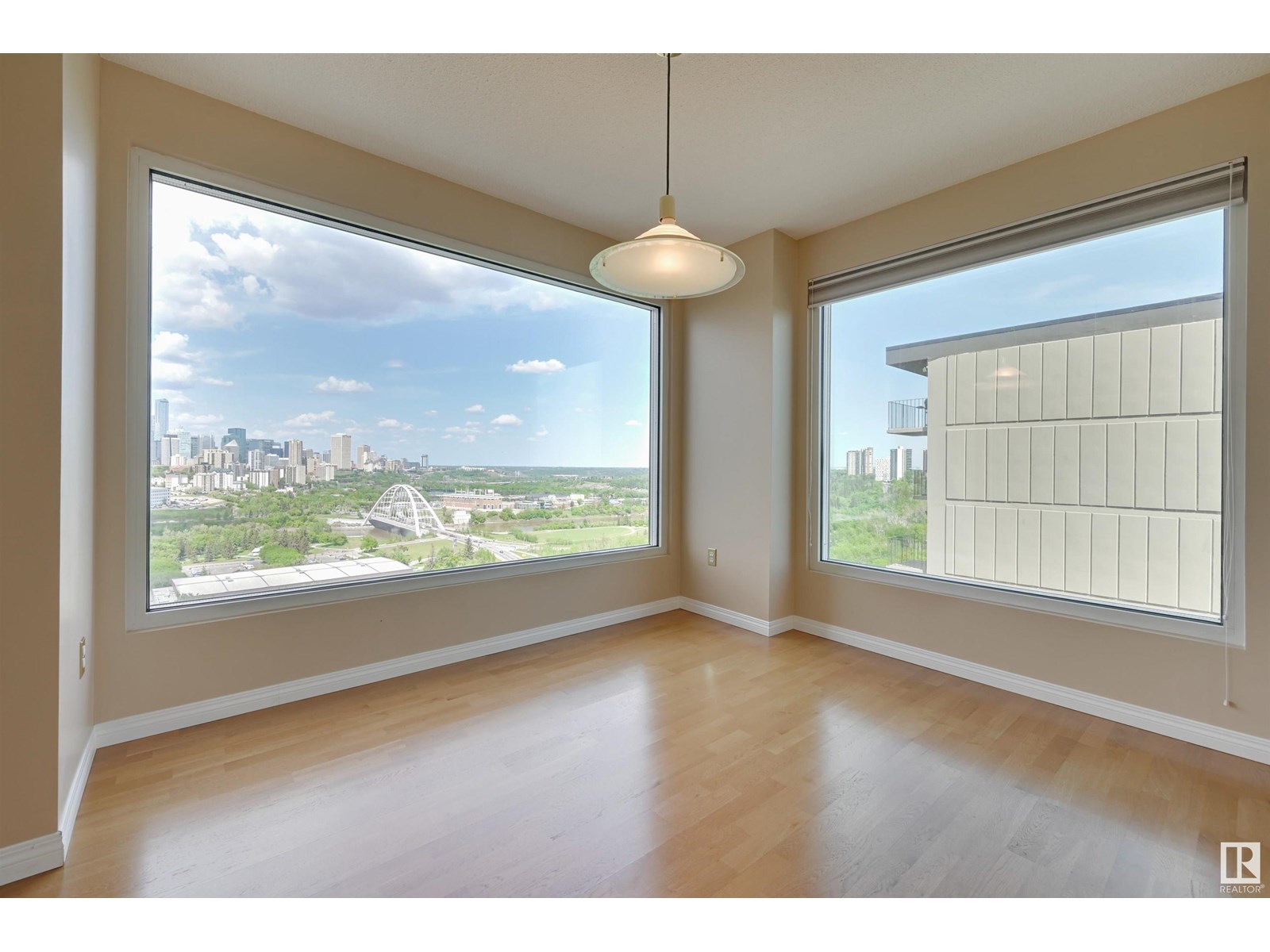 Photo 14 of 1003 10721 Saskatchewan Dr Nw, Edmonton AB