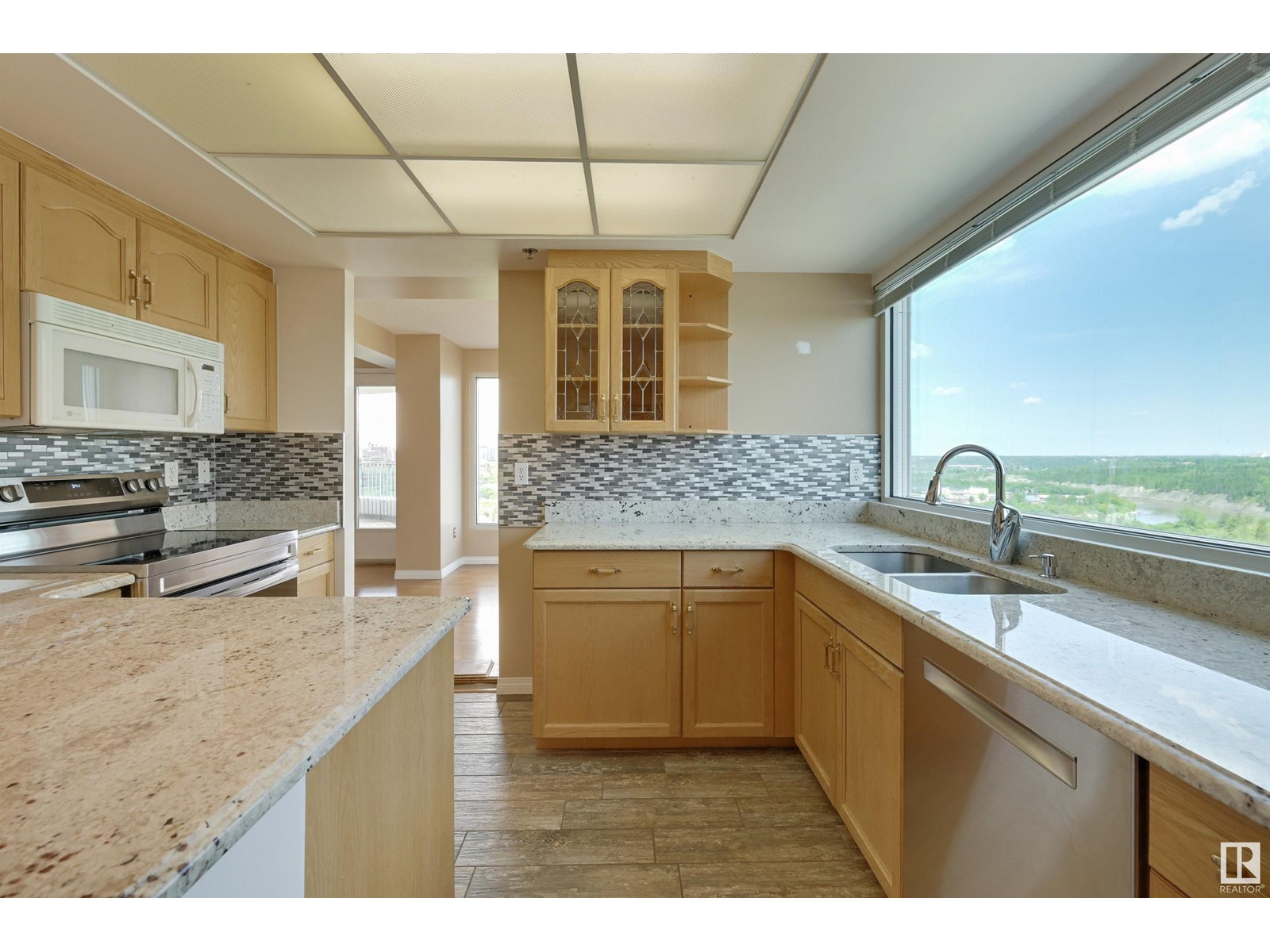 Photo 19 of 1003 10721 Saskatchewan Dr Nw, Edmonton AB