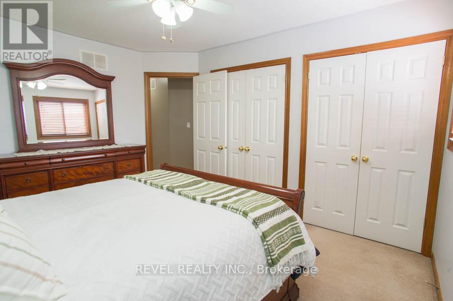 Photo 15 of 23 Garners Lane, Brantford ON