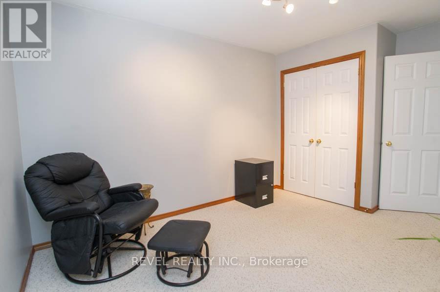 Photo 24 of 23 Garners Lane, Brantford ON