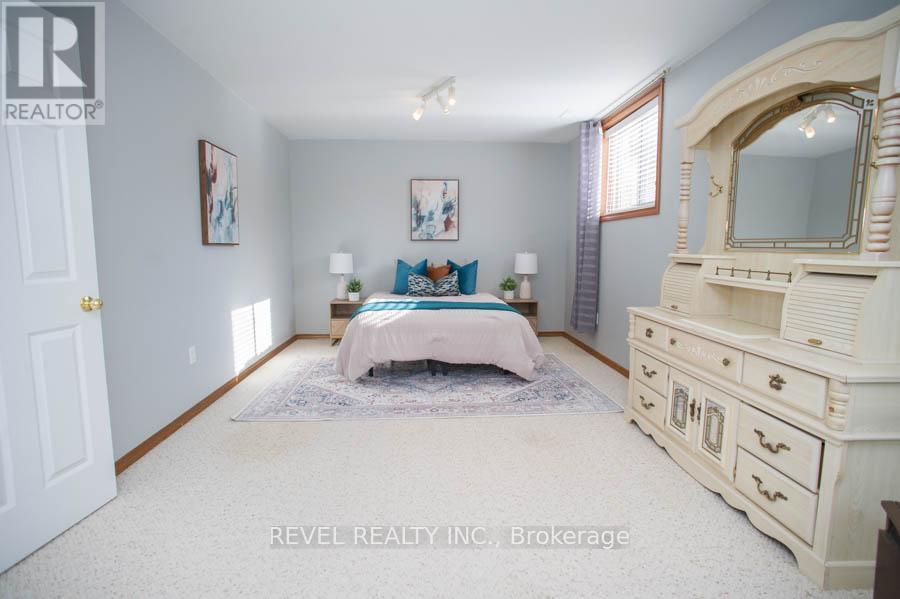 Photo 25 of 23 Garners Lane, Brantford ON