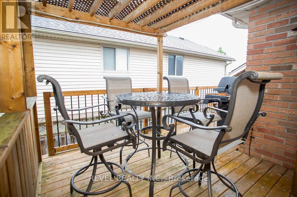 Photo 28 of 23 Garners Lane, Brantford ON