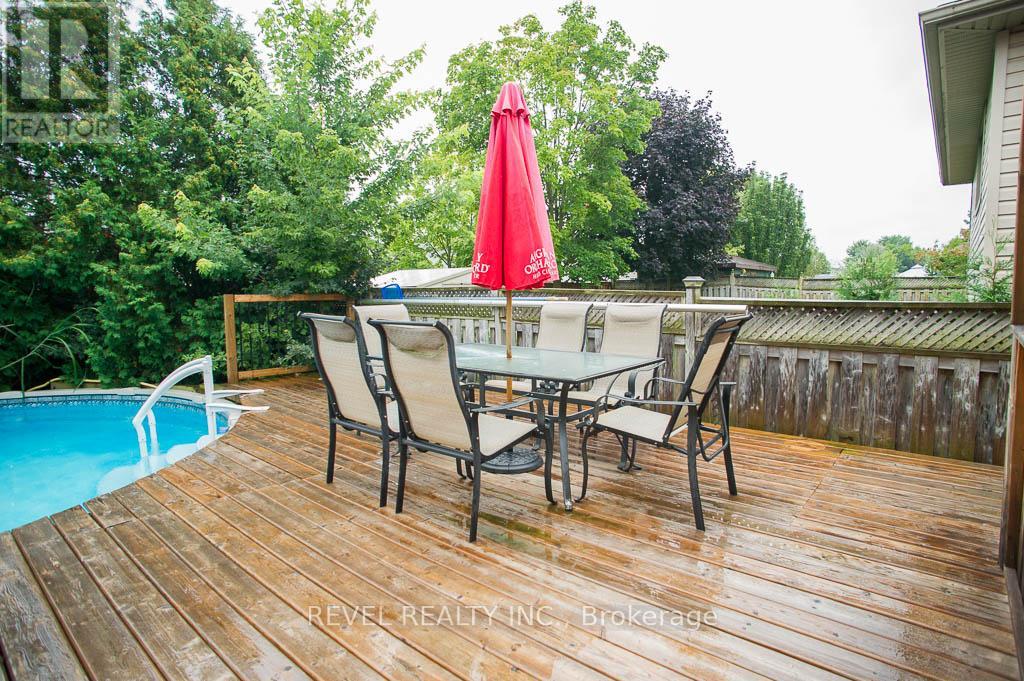 Photo 31 of 23 Garners Lane, Brantford ON