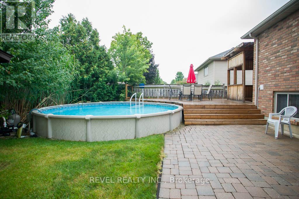Photo 33 of 23 Garners Lane, Brantford ON