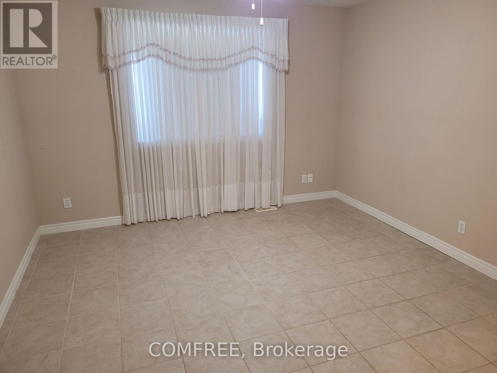Photo 10 of 1720 Kirkland Avenue, Windsor ON