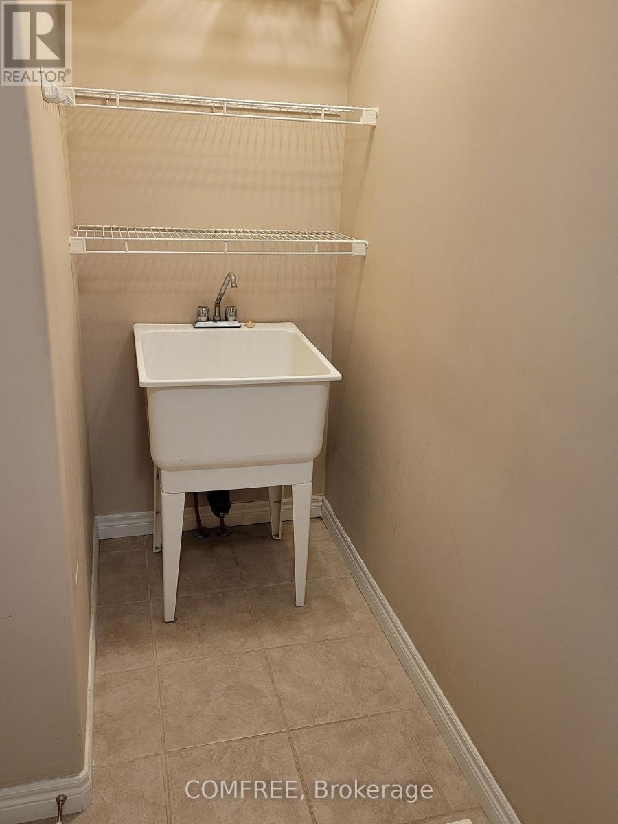 Photo 16 of 1720 Kirkland Avenue, Windsor ON