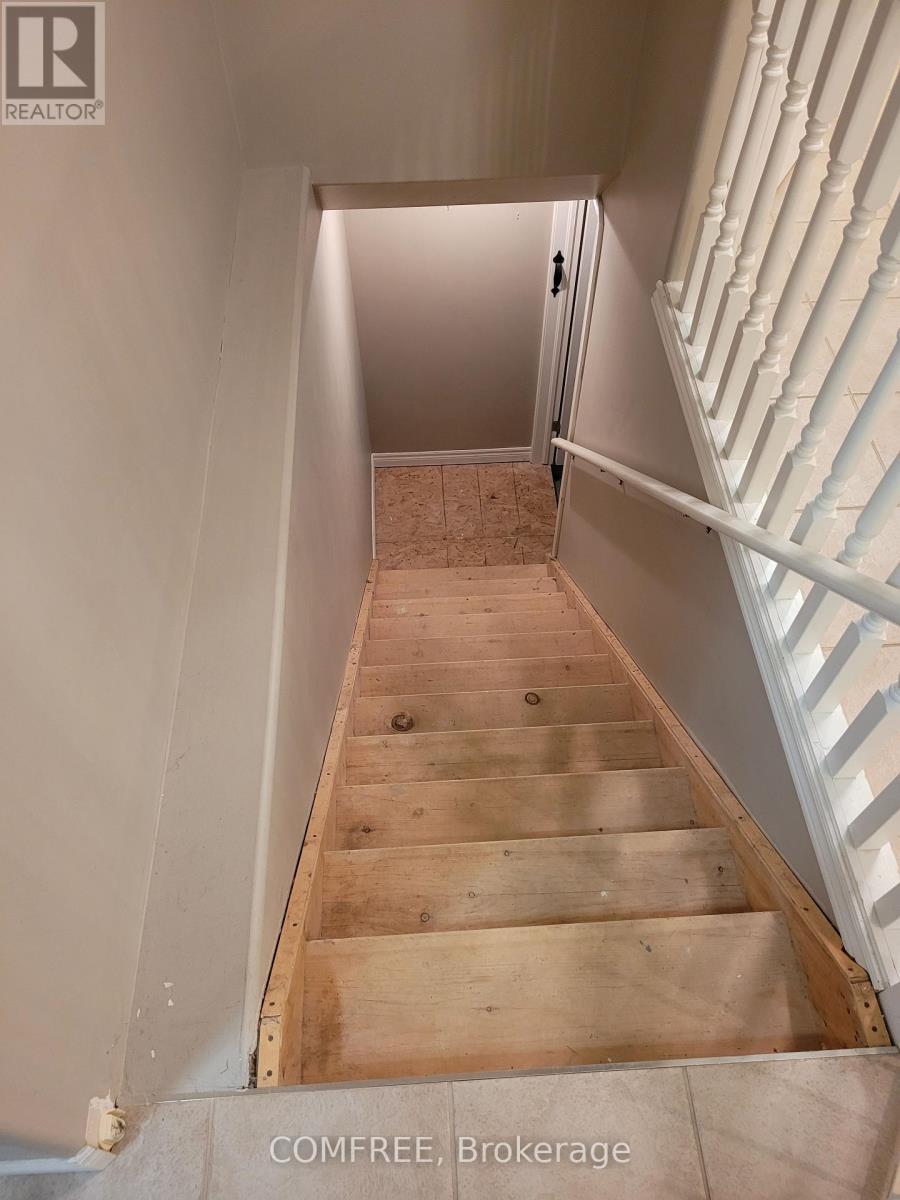 Photo 17 of 1720 Kirkland Avenue, Windsor ON