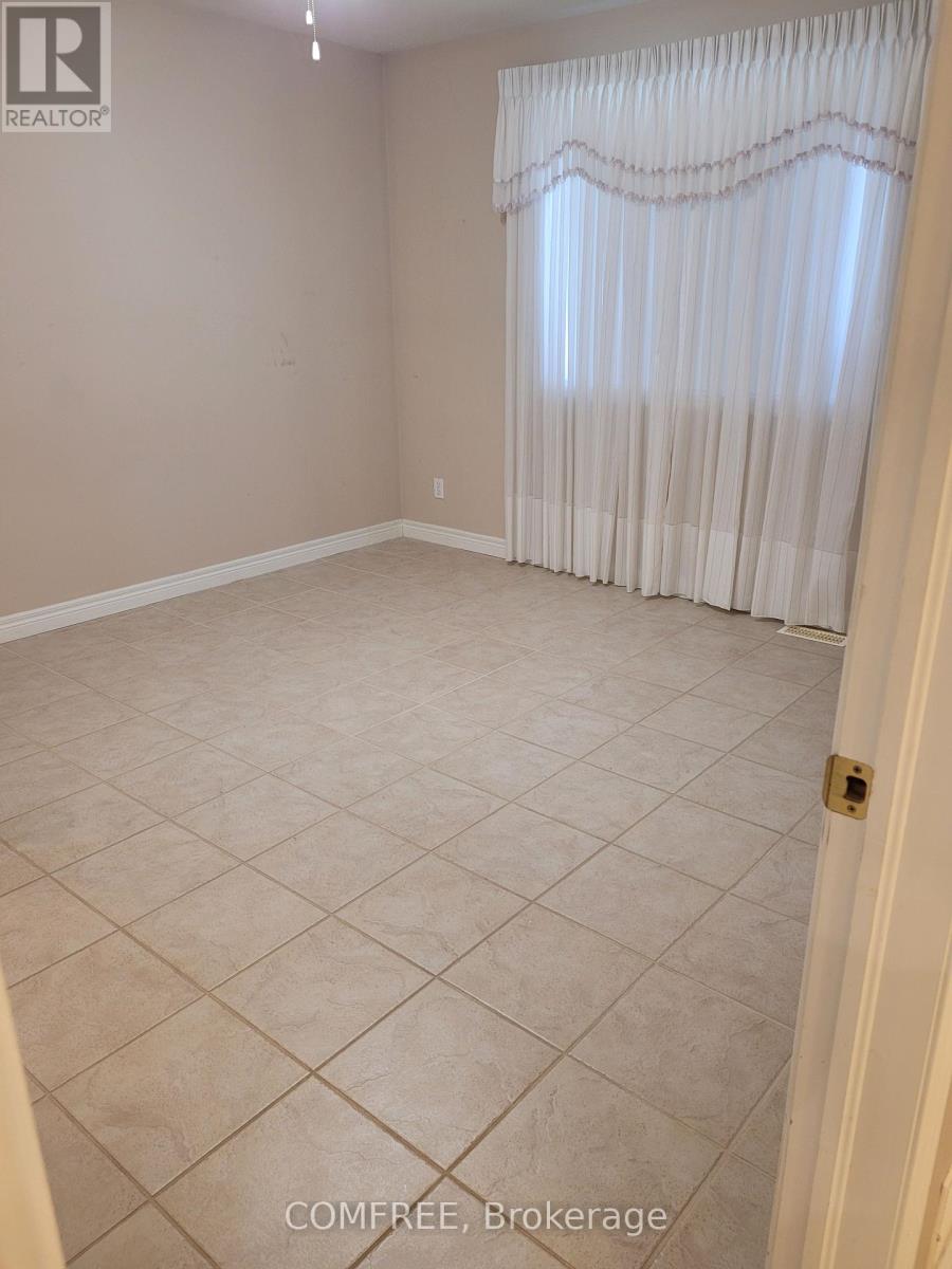 Photo 9 of 1720 Kirkland Avenue, Windsor ON