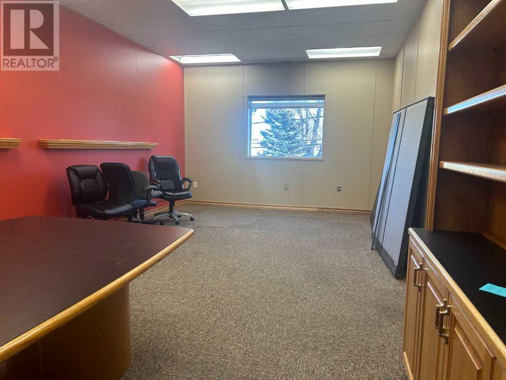 Photo 2 of 205 1601 Dunmore Road Se, Medicine Hat AB