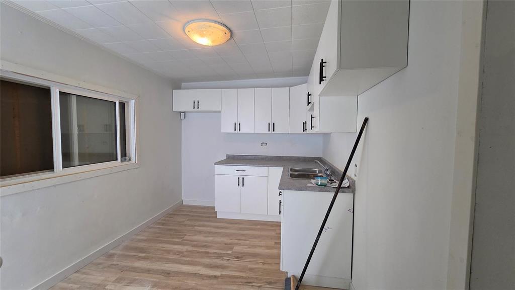 Photo 9 of 766 Flora Avenue, Winnipeg MB