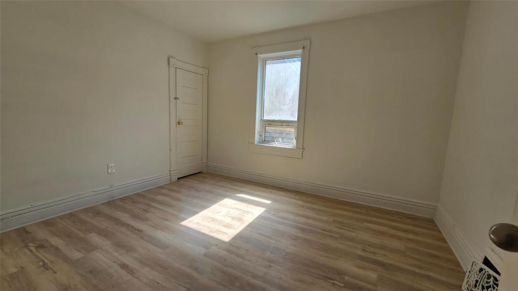 Photo 6 of 766 Flora Avenue, Winnipeg MB