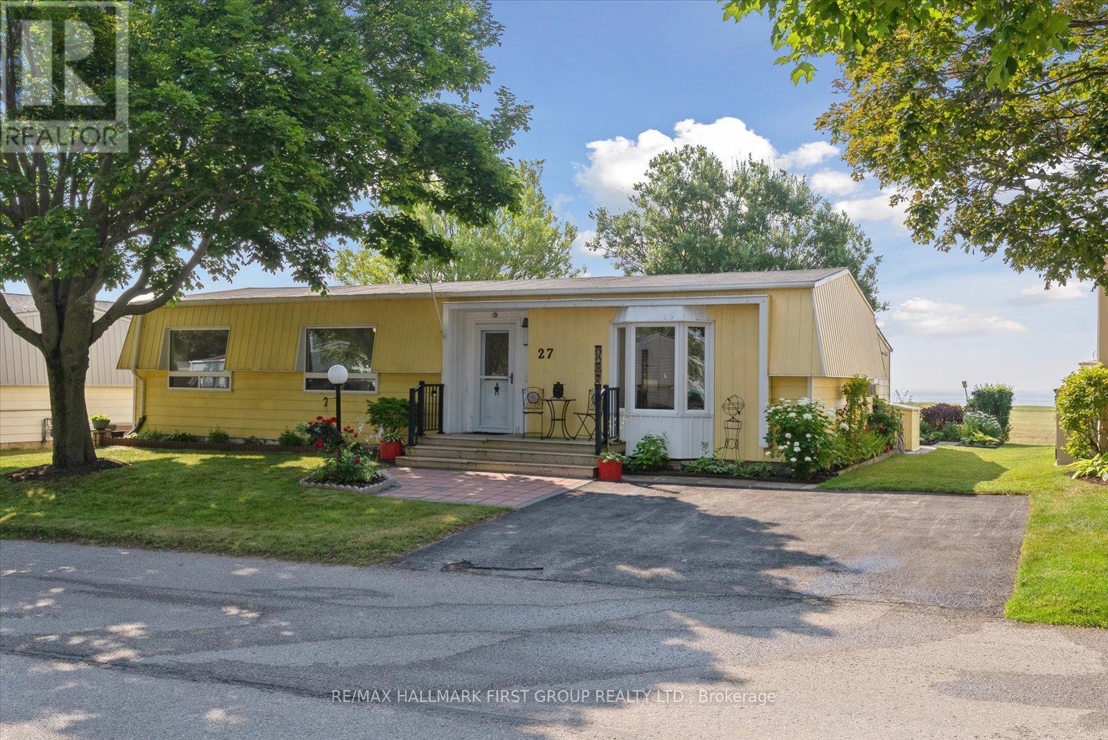 Photo 15 of 27 Wilmot Trail, Clarington ON