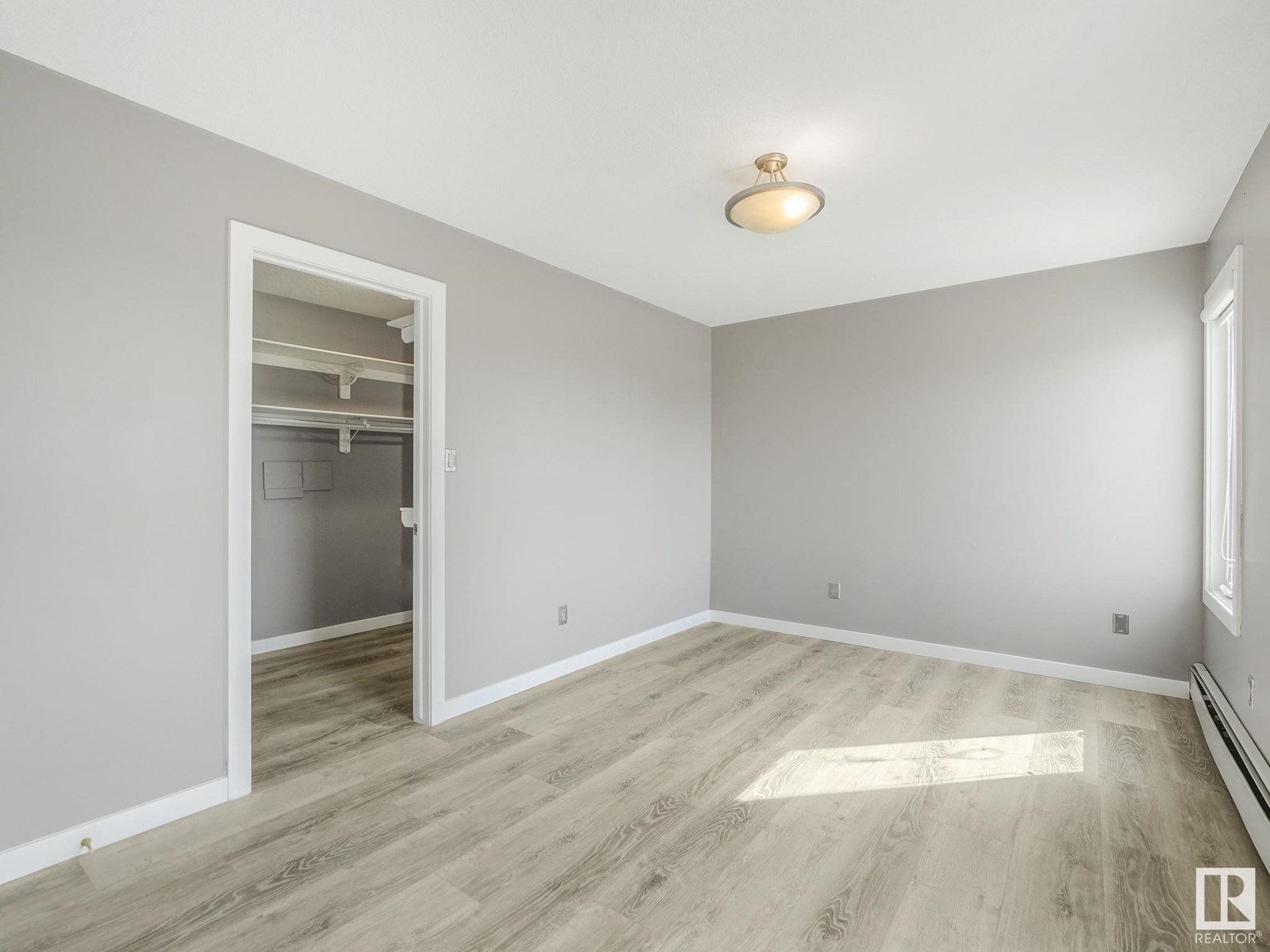 Photo 24 of 303 9336 Jasper Av Nw, Edmonton AB
