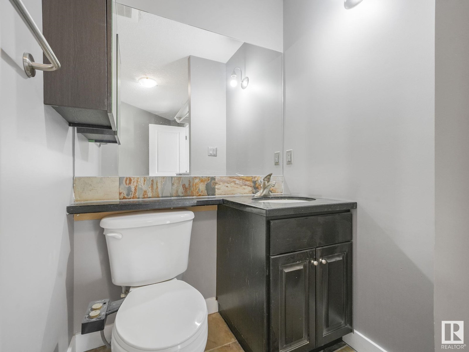 Photo 29 of 303 9336 Jasper Av Nw, Edmonton AB