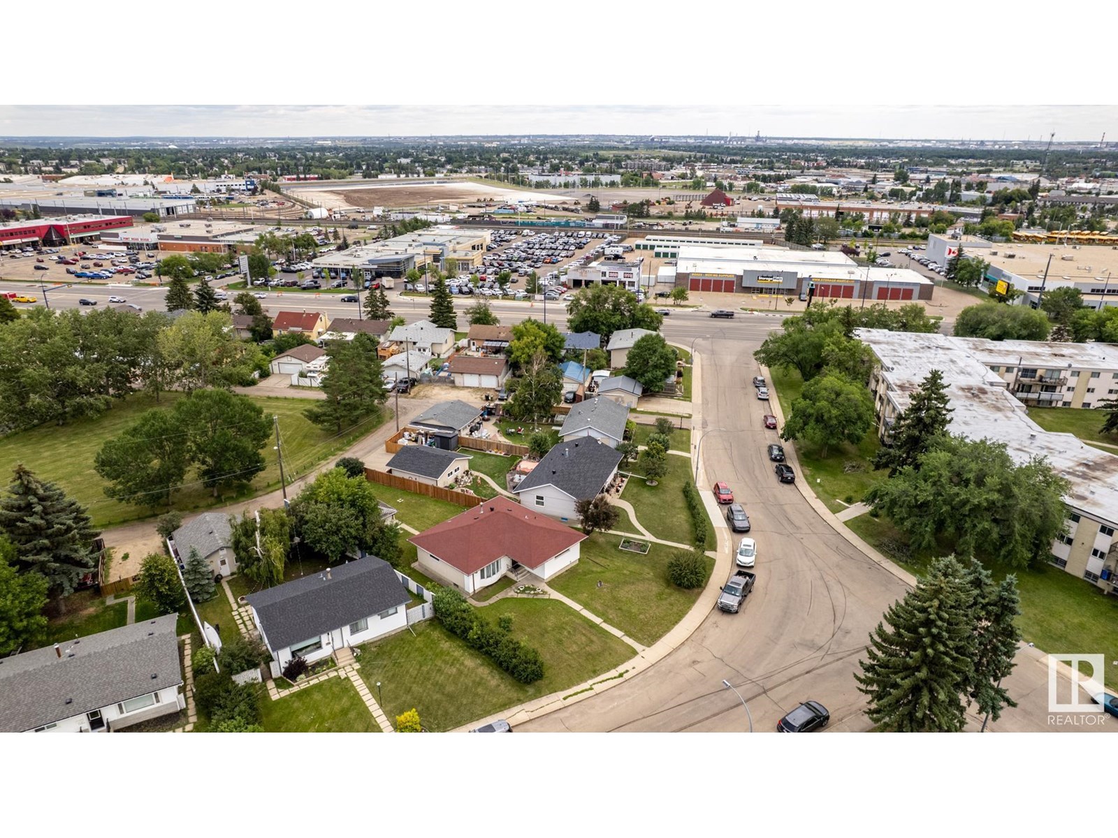 Photo 42 of 13303 58 St Nw, Edmonton AB