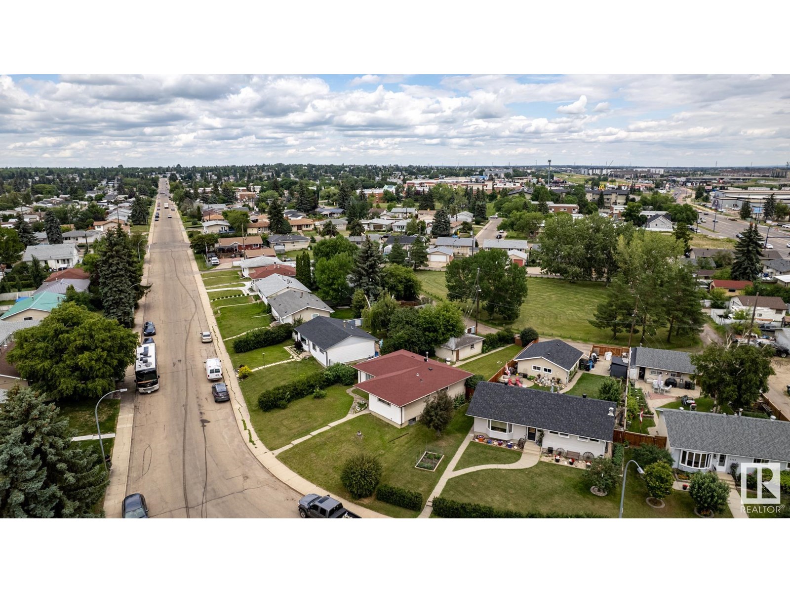 Photo 43 of 13303 58 St Nw, Edmonton AB