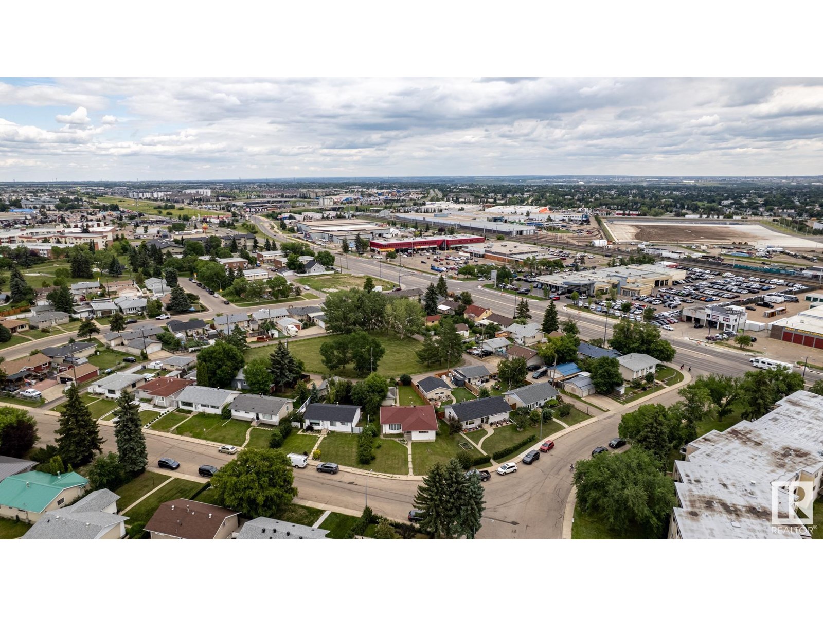 Photo 44 of 13303 58 St Nw, Edmonton AB