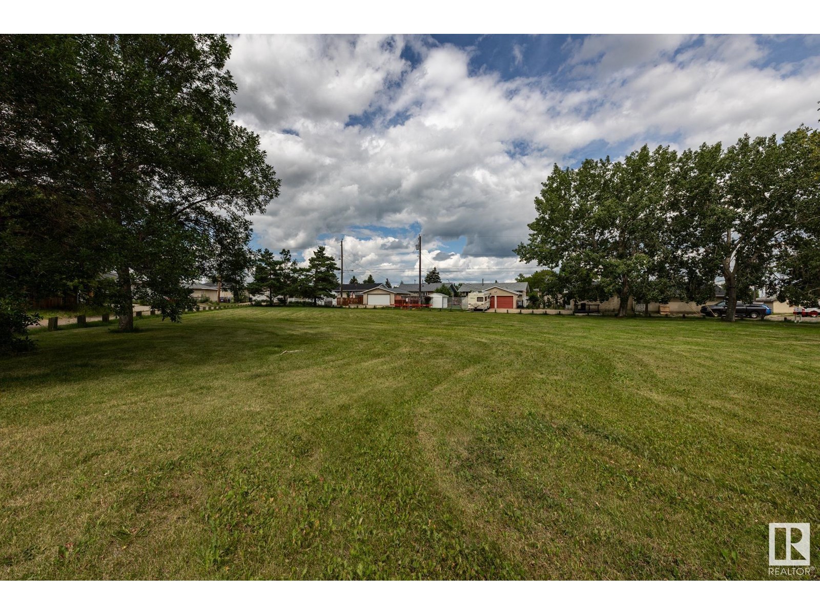 Photo 46 of 13303 58 St Nw, Edmonton AB