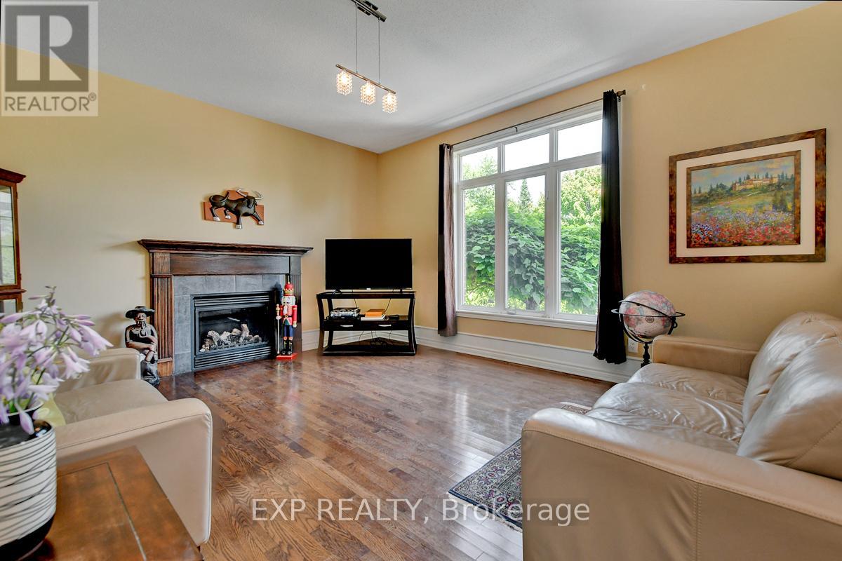 Photo 22 of 135 Riversedge Crescent, Ottawa ON