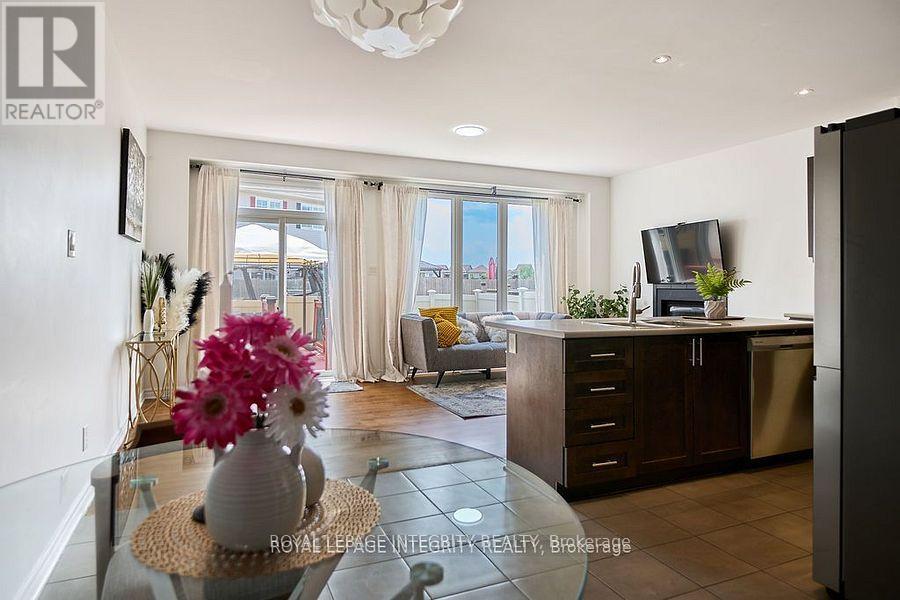 Photo 8 of 619 Moorpark Avenue, Ottawa ON