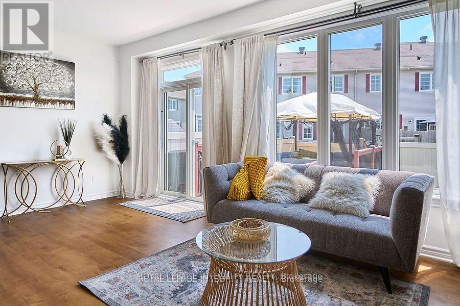 Photo 31 of 619 Moorpark Avenue, Ottawa ON