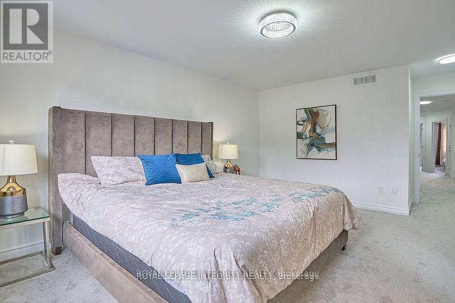 Photo 3 of 619 Moorpark Avenue, Ottawa ON