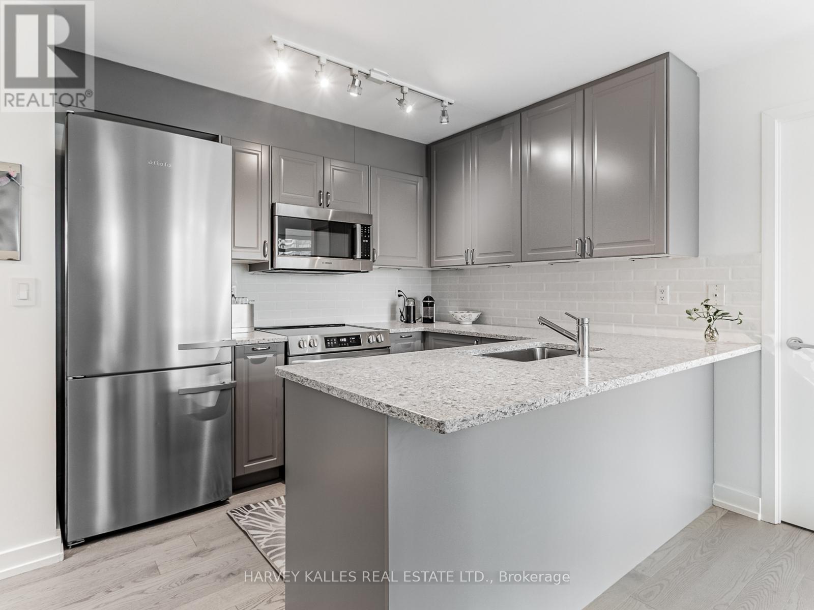 Photo 15 of 1810 381 Front Street W, Toronto ON