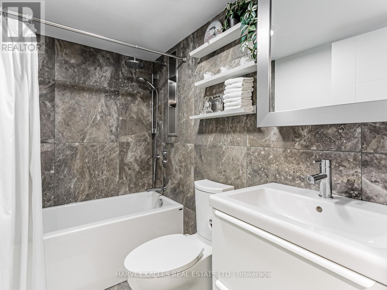 Photo 31 of 1810 381 Front Street W, Toronto ON