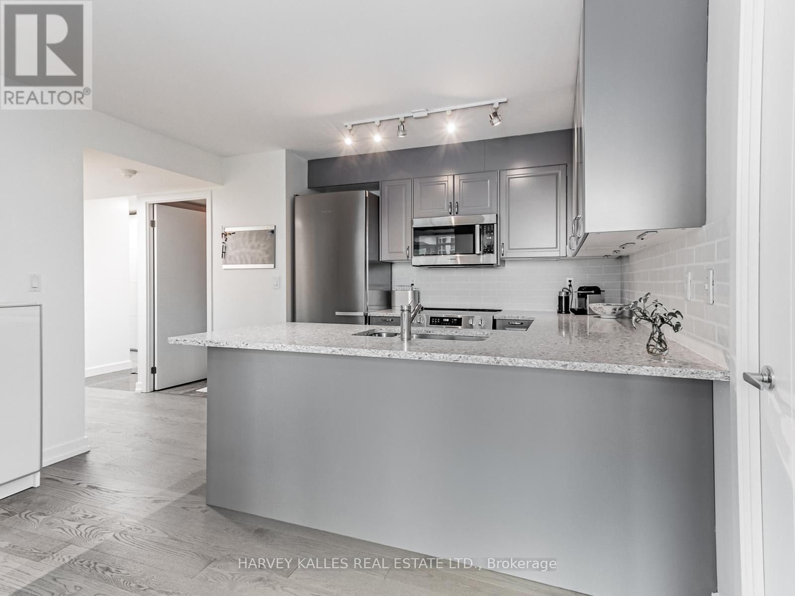 Photo 17 of 1810 381 Front Street W, Toronto ON
