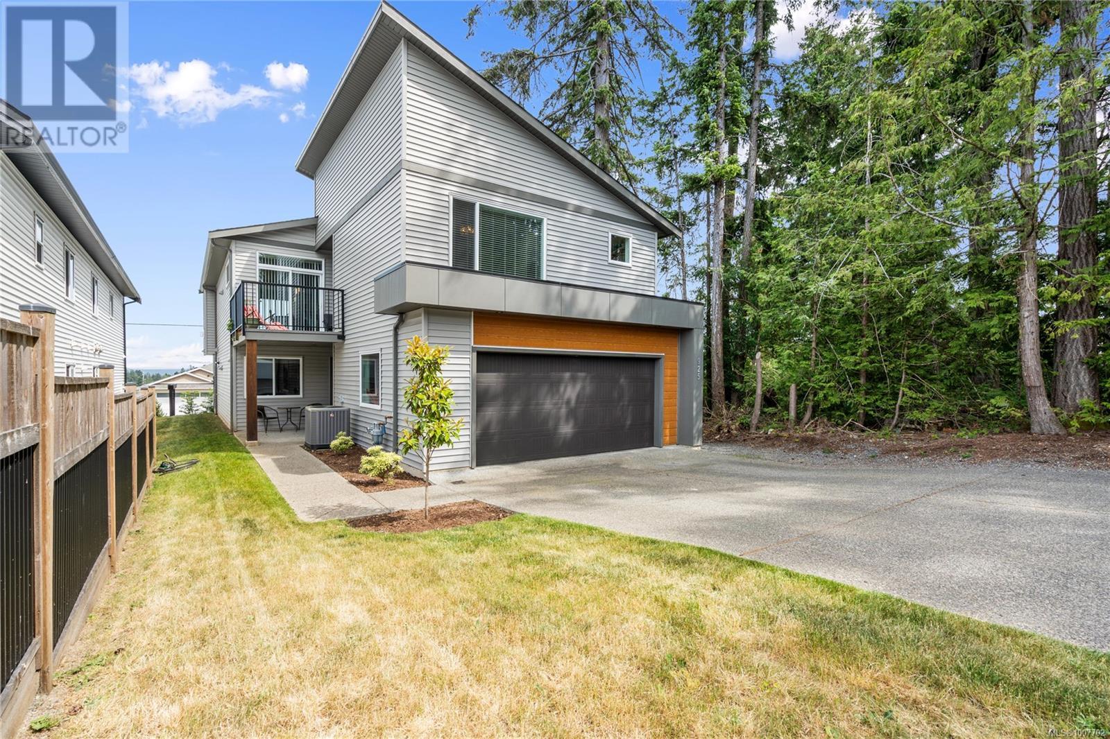 Photo 2 of 925 Howard Ave, Nanaimo BC