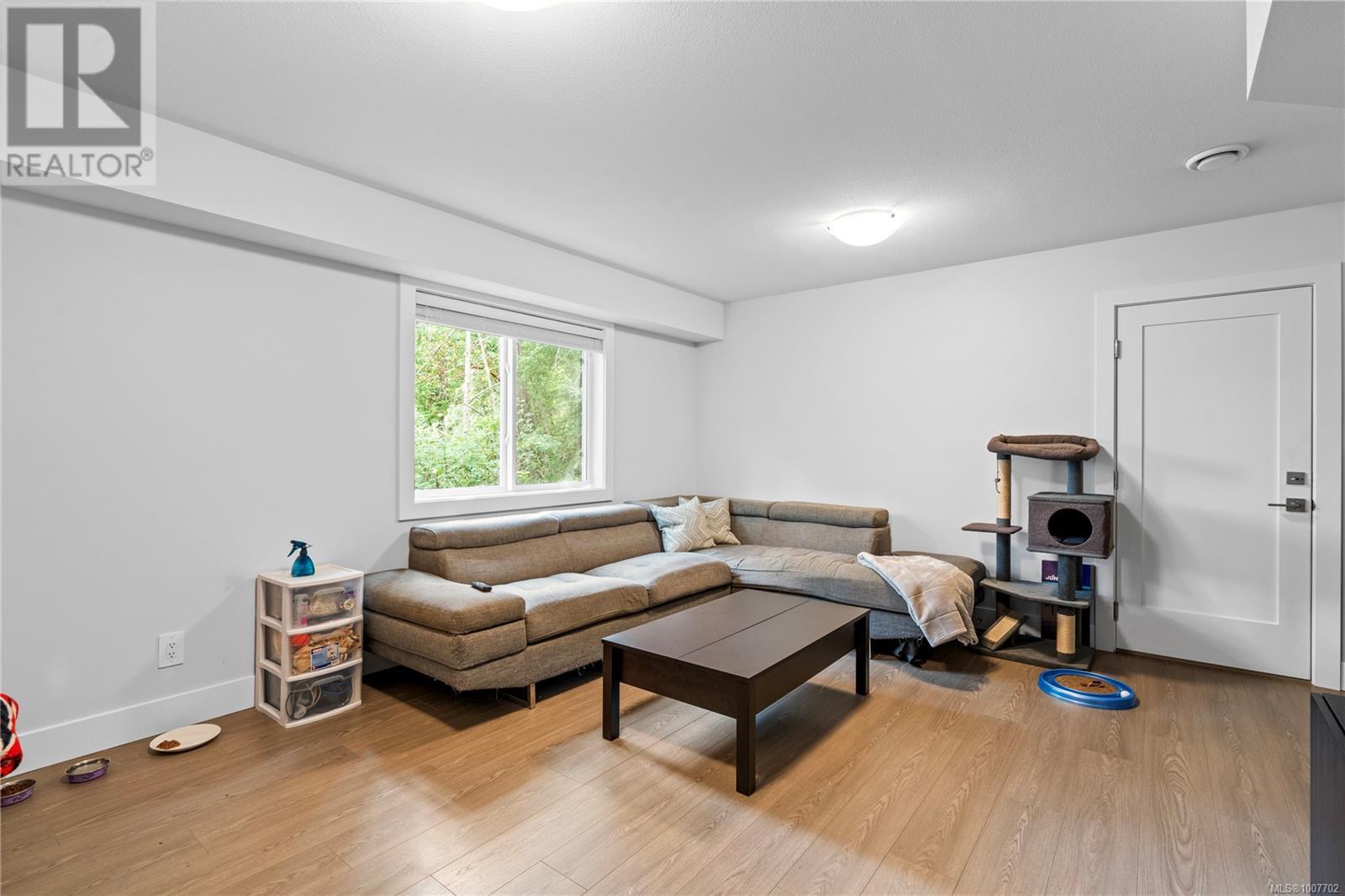 Photo 35 of 925 Howard Ave, Nanaimo BC