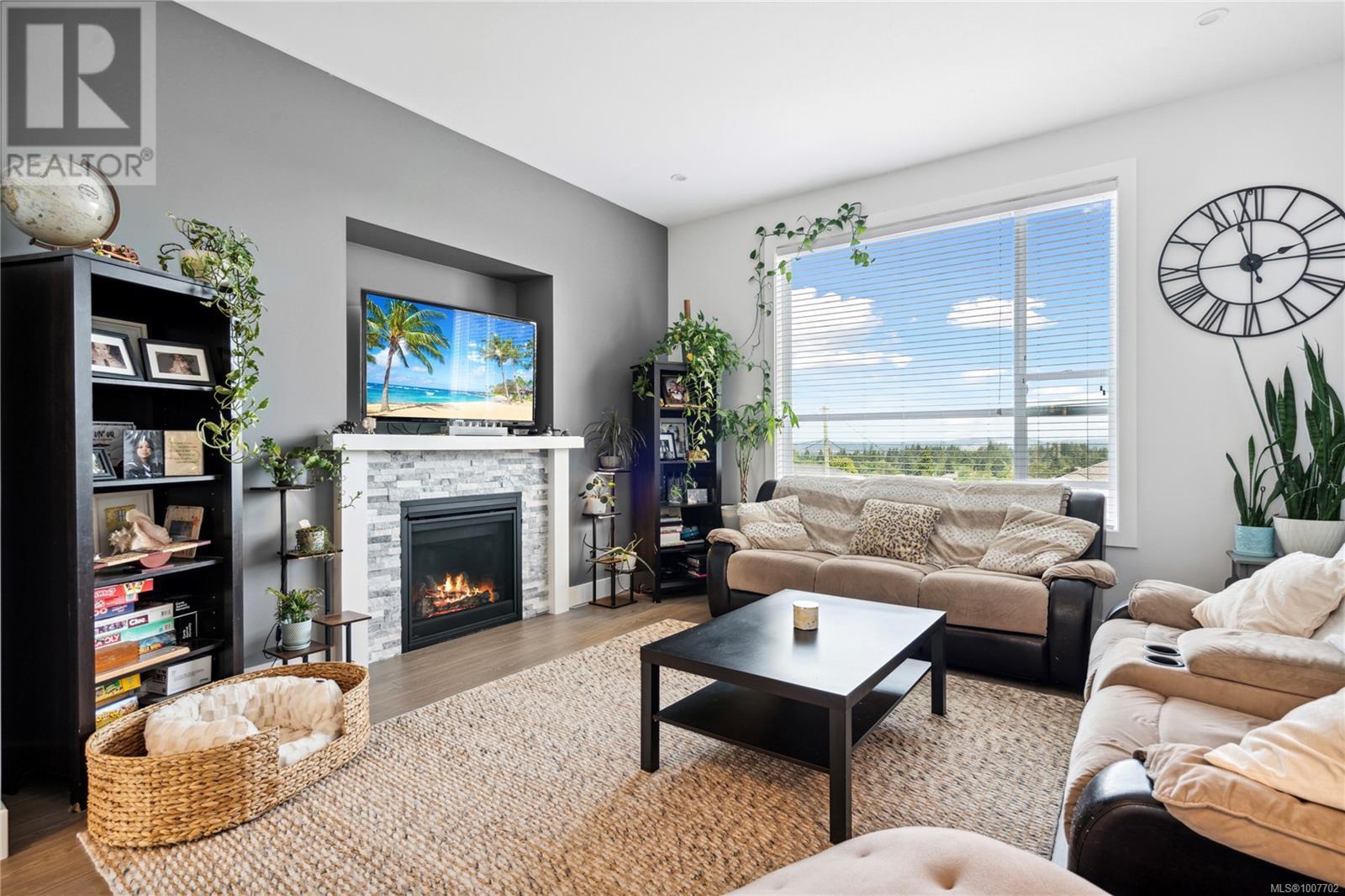 Photo 4 of 925 Howard Ave, Nanaimo BC