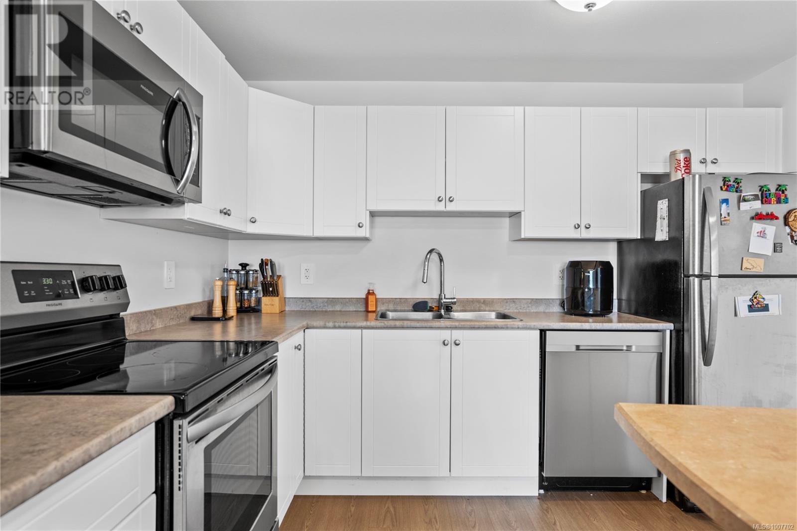 Photo 42 of 925 Howard Ave, Nanaimo BC